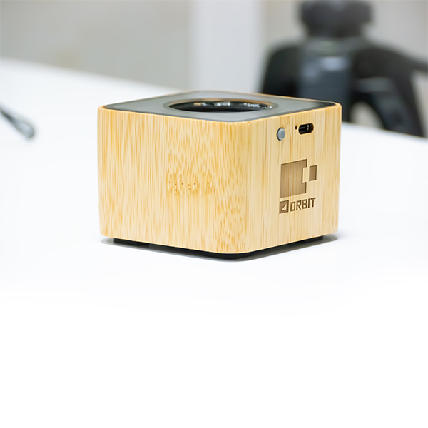 Bamboo-Bluetooth-Speaker-Transparent-Top